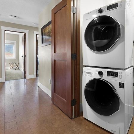 Sunset Ridge - Luxurious Corner Condo - Spectacular Mt Views With Open Pool! Canmore Luaran gambar