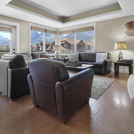 Sunset Ridge - Luxurious Corner Condo - Spectacular Mt Views With Open Pool! Canmore Luaran gambar