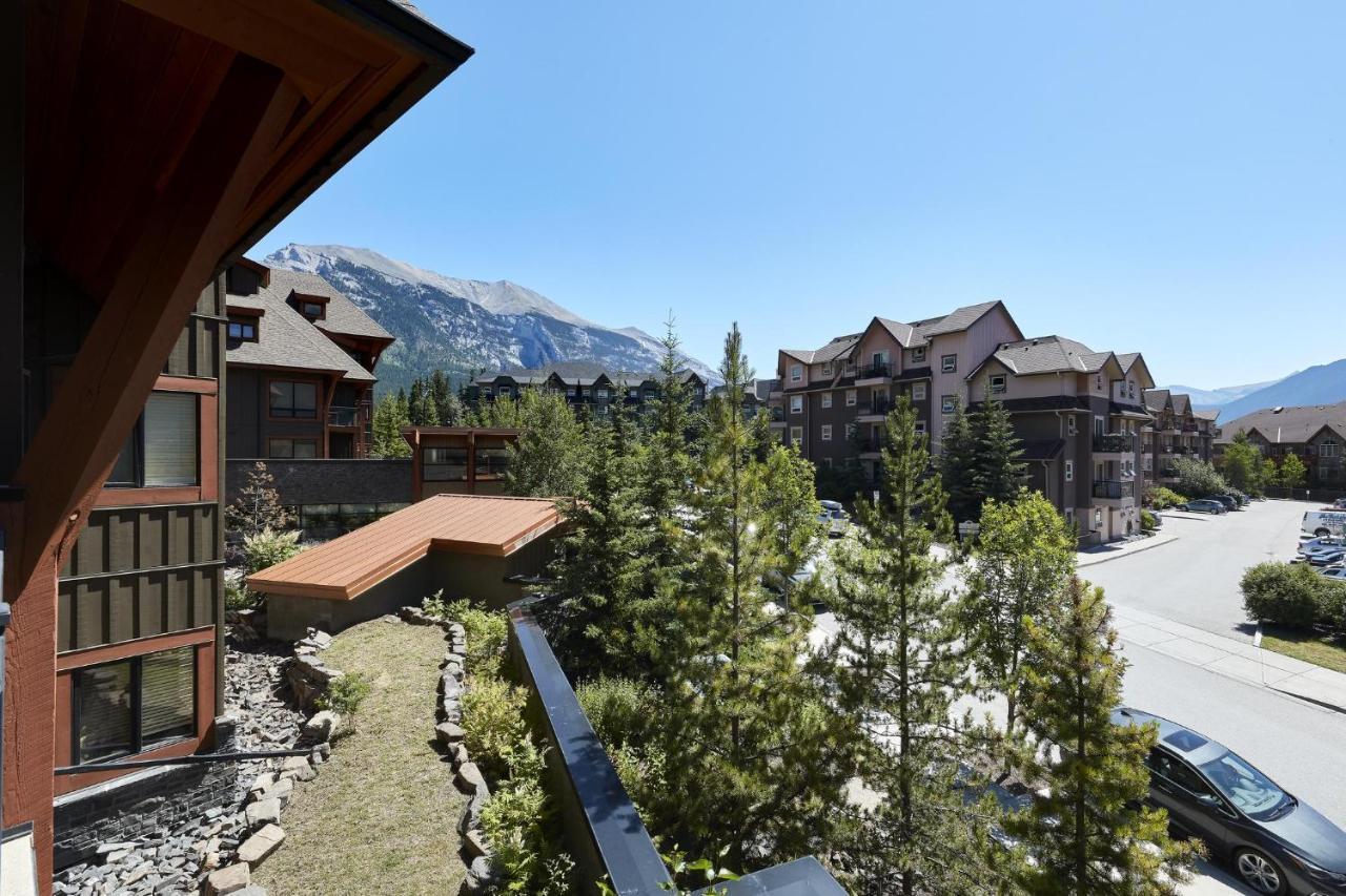 Sunset Ridge - Luxurious Corner Condo - Spectacular Mt Views With Open Pool! Canmore Luaran gambar