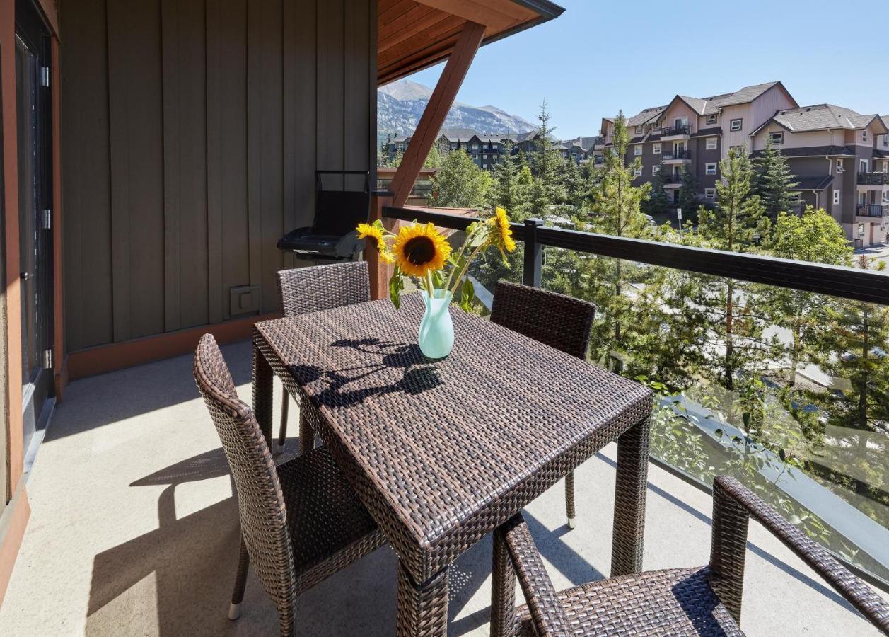 Sunset Ridge - Luxurious Corner Condo - Spectacular Mt Views With Open Pool! Canmore Luaran gambar